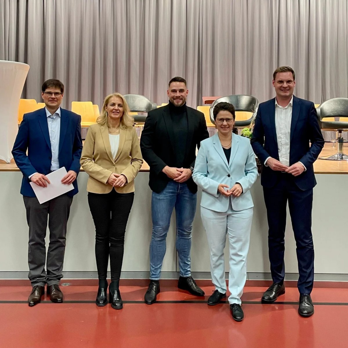 Von links: Der Kreisvorsitzende der CDU Ortenau Johannes Rothenberger, Mühlenbachs Bürgermeisterin Helga Wössner, Zweitkandidat Johannes Vetter, Ministerin Marion Gentges sowie der Bundestagsabgeordnete Dr. Yannick Bury. Bild: Stephan Wintermeier.