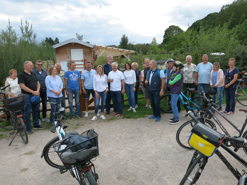 Unter dem Motto „Kinder und Familien sind unsere Zukunft“ hatte die CDU Renchen zur Info-Tour mit Bürgermeisterin Stephanie Bartsch eingeladen. Bild: Herbert König.